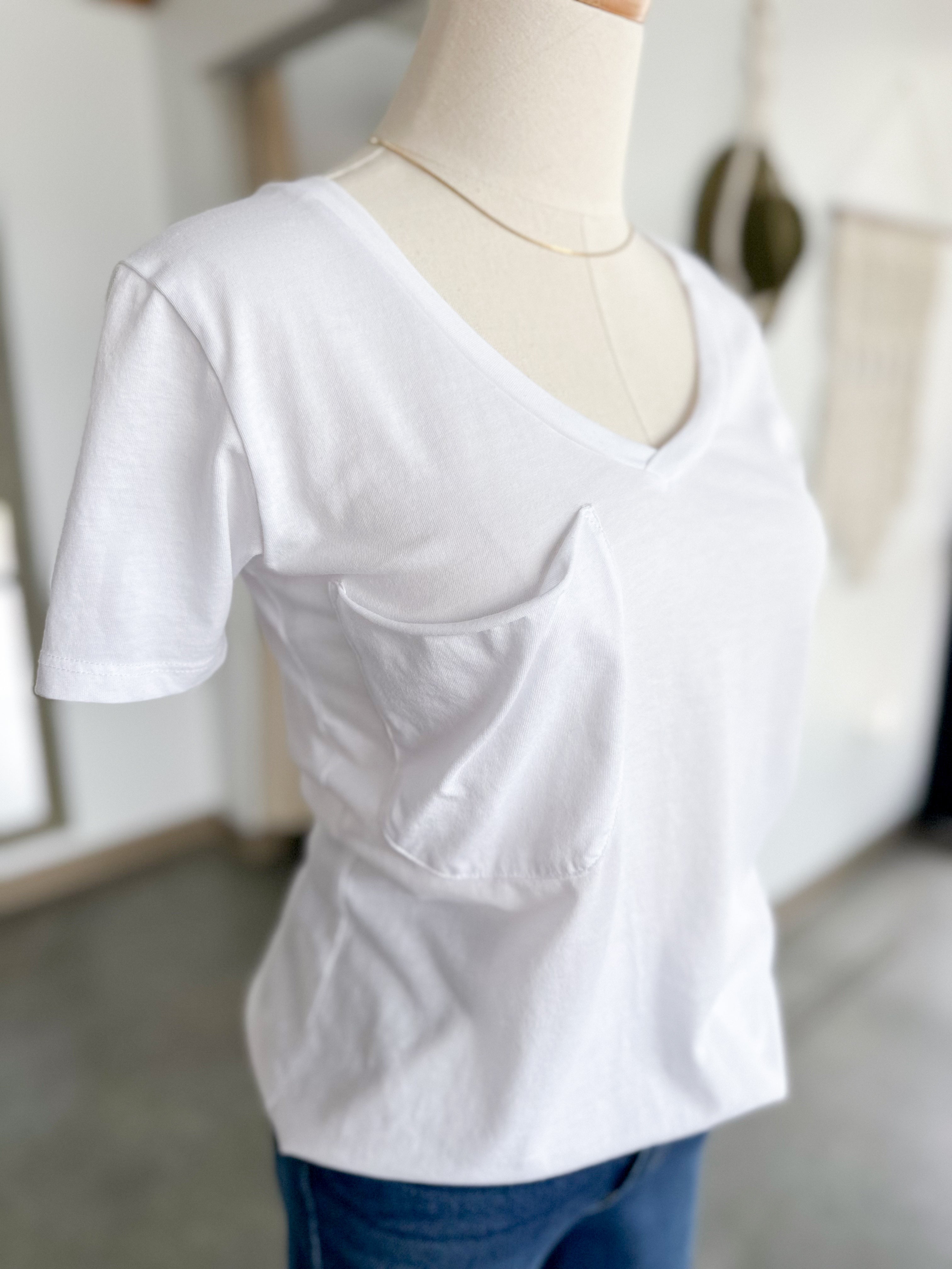 売れ筋商品|||ポエティックジャスティス カットソー トップス レディース Plus Size Zipper Shoulders Short Sleeve T-Shirt White Essential Sporty T-shirt - White | Levi's® US
