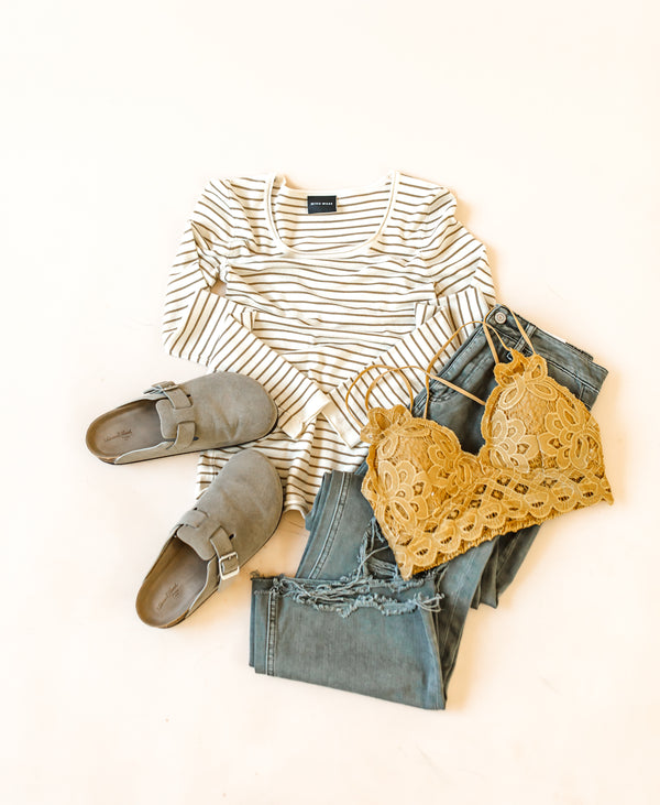 Lizzy Sweater- Taupe
